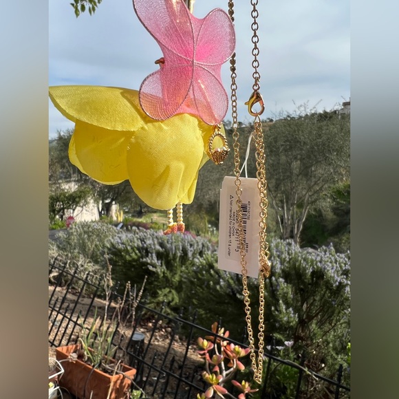 Betsey Johnson Fairy Bunny Daffodil Crystal necklace - Picture 6 of 10